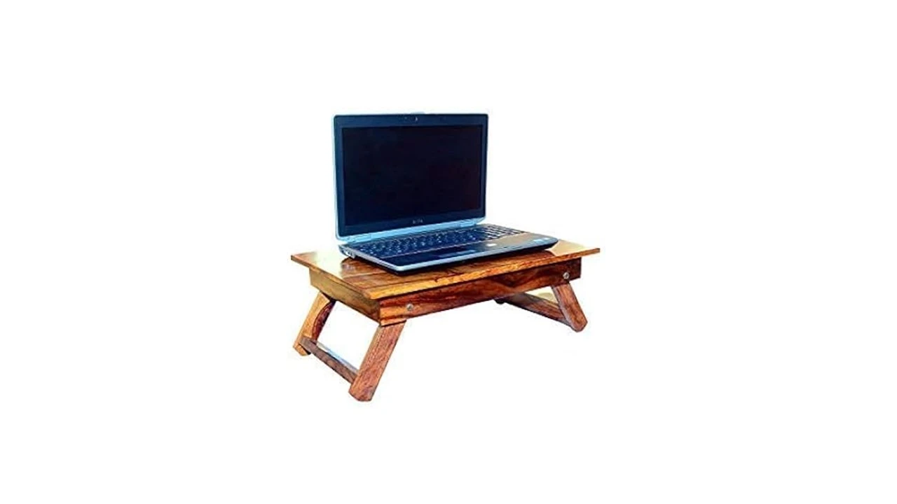 FOLDABLE TABLE